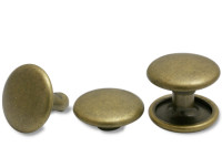 Doppel-Hohlnieten,<br> 9 mm Ø Kopf,<br> Fuß geschlossen,<br> Antik vermessingt