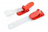 Ausweisclips <br>für Hüllen mit Langloch,<br> Kunststoffclip, rot